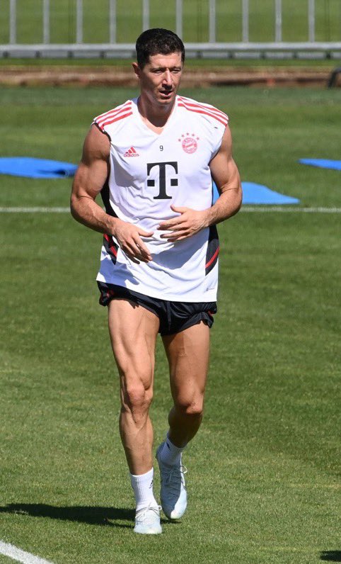 mundodabola's tweet photo. Em uma entrevista recente, Xavi Simons disse que no Barcelona não costumam trabalhar muito na academia.

Efeito Barça tá pegando no Lewandowski. https://t.co/OgHKjKqVpy