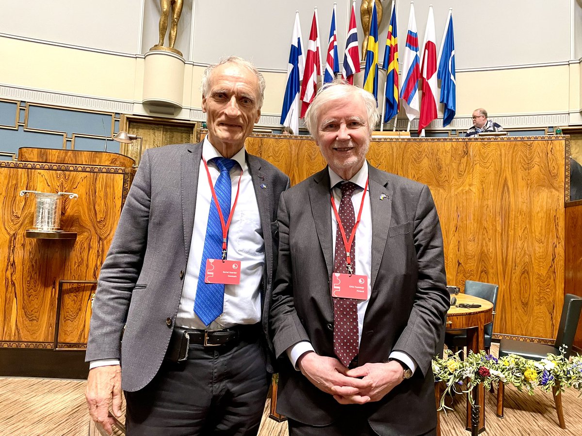 nordensk's tweet photo. Idag säger vi stort stort tack till två stora nordister @TuomiojaErkki och @BHaarder som båda gjorde sin sista #nrsession i Helsingfors denna vecka. Med dem försvinner decennier av klokskap från Nordiska rådet. Vi önskar dem allt gott i fortsättningen! #nrpol https://t.co/veDUst4cto