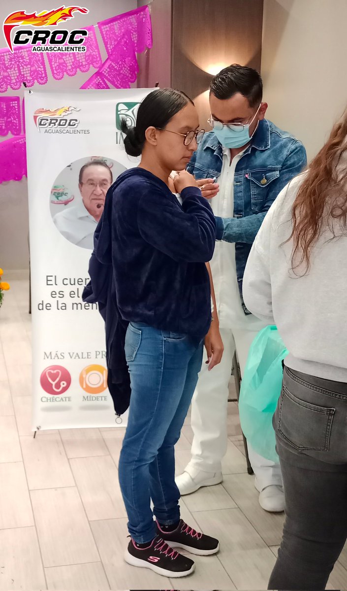 Seccion67CROC's tweet photo. #CROCAguascalientes;
Continuamos con nuestra #JornadadeVacunación contra la #Influenza con nuestros compañeros trabajadores del #HotelFarfieldInn, esto con el objetivo de prevenir enfermedades ante los frentes fríos que se vienen en esta temporada de invierno. @IsaiasSiCumple https://t.co/aQHKityEWb