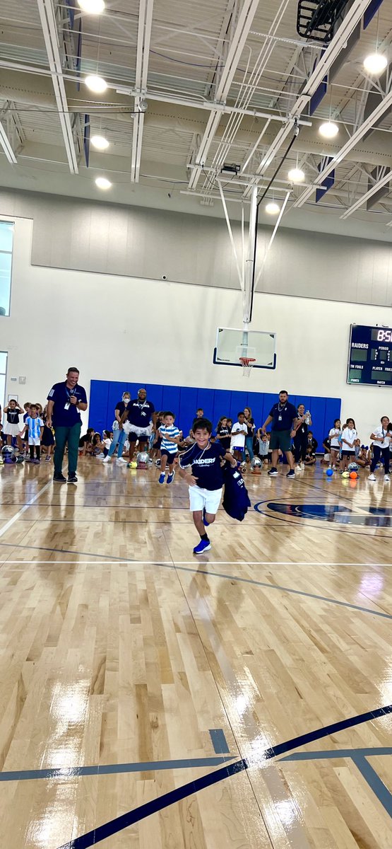 LinaCruz0919's tweet photo. Lower School’s Pep Rally was a success! So much fun! Go Raiders ! 📣 @GulliverPrep_ #FirstGrade #GulliverPrep https://t.co/mxMWfLnhww