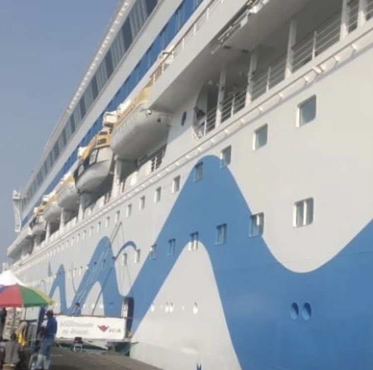 GambiaFriendly's tweet photo. Yesterday, guests on board the AIDAaura Cruise Ship were taken on a special orientation tour which brought them much closer to local Gambia. Lots to see and do in a day 
#gambiafrienflytours #Aida aura #Gambia #Tourism #tourist #travelblogger #tour #explore https://t.co/xwJizRGZ0y