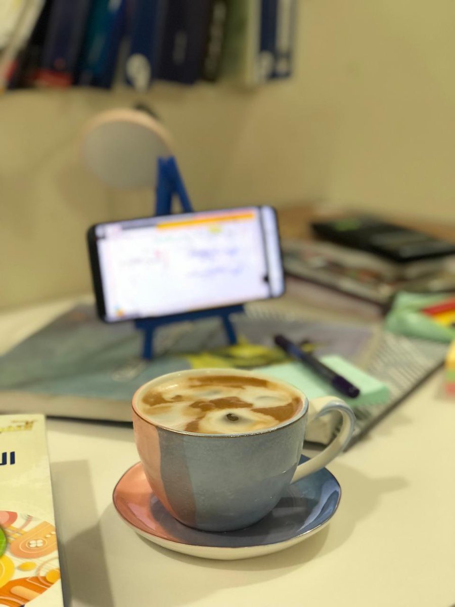 rmuxll's tweet image. أؤمن بأن الطريق طويل و صعب جدًا ، و أنني ليس معي سوى نفسي و هذا القلب ، أعرف حجم تعبي من الاستمرار ، لكنني لازلت أصبر ليقيني بأن الله معي ، يمدني بالقوة ، و ينظر إلى داخلي ، و إلى عمق روحي الذي لا أحد يصل إليه سواه ♡ .