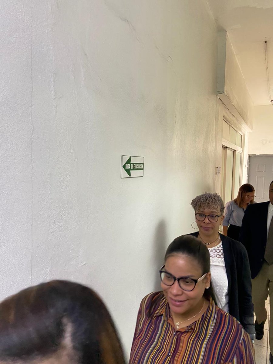 fodearterd's tweet photo. #FODEARTE participa en el Simulacro de Evacuación por Terremoto organizado por el @coe_rd para practicar:
⚠️ La ruta de evacuación.
⚠️ Identificación de punto de encuentro.
#YoParticipo
#SimulacroRD2022
#COE https://t.co/FYwalUJTG3