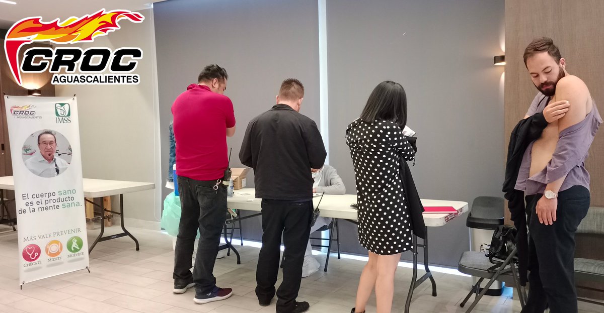 Seccion67CROC's tweet photo. #CROCAguascalientes;
Continuamos con nuestra #JornadadeVacunación contra la #Influenza con nuestros compañeros trabajadores del #HotelFarfieldInn, esto con el objetivo de prevenir enfermedades ante los frentes fríos que se vienen en esta temporada de invierno. @IsaiasSiCumple https://t.co/aQHKityEWb