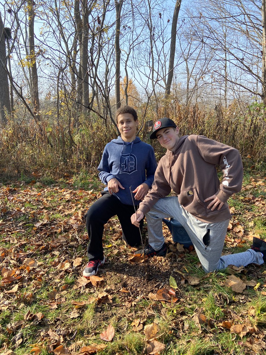 msweedtweets's tweet photo. Thank you @SCRCA_water for the sugar maple saplings. #SNC1W adding to the no mow zone on this beautiful day. https://t.co/kSOIZSKpiY