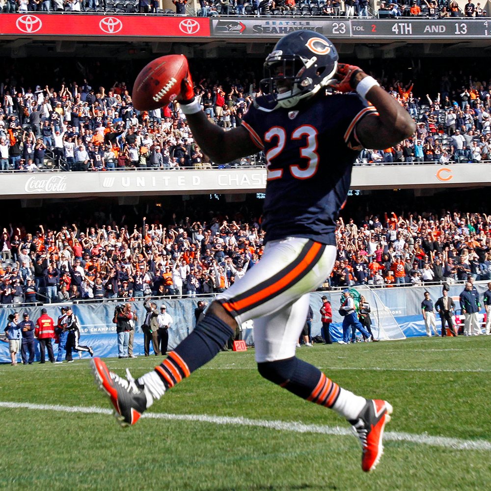 Happy 40th birthday to legendary returner Devin Hester! 