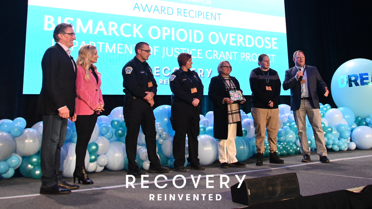 Recovery_ND's tweet photo. Congrats to our 1st award winner of the day - the Opioid Overdose Department of Justice grant project in Bismarck! This multi-stakeholder collaborative is aimed at reducing the # of overdoses by bridging the gap between overdose hospital visits and access to addiction treatment. https://t.co/kgWNoMyd9t