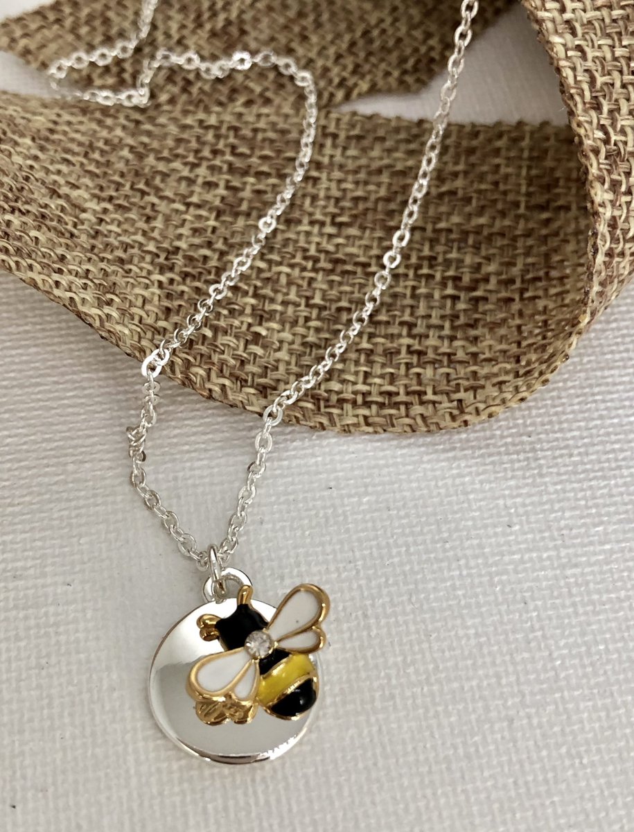 CYoungSilver's tweet photo. Formal or casual—whatever the occasion, we are excited to help you look your best every day! Choose a piece from Carol Young Silver that reflects the enchantment of nature to add to your collection this season! https://t.co/opImmGzWe6 https://t.co/i9niZA3jVD