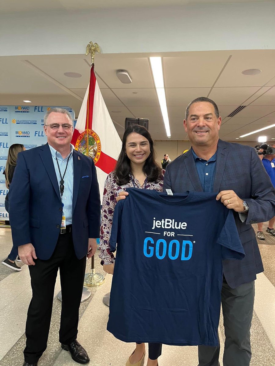 Michaeludine's tweet photo. Honored to attend the Autism in Flight event today at @FLLFlyer Thank you to all the volunteers, parents, and great kids who participated. Special thanks and shout out to @JetBlue @delawarenorth @TSA @browardsheriff @browardschools  

#LetsFly #AutisminFlight https://t.co/9UR2vP8vkk
