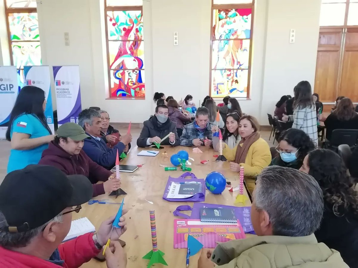 estrellaalphard's tweet photo. Realizamos los talleres "Día y Noche, nuestro planeta rotando" 🌎 "Sistema Solar, una escala real" ☀️🪐 y "Taller de Cohetes" 🚀 para profesoras y profesores de la Región de Coquimbo 👩🏻‍🏫🧑🏻‍🏫 con el equipo @ComAstronomica ⭐🔭
en la Semana de las Pedagogías de la @userena
#Educación https://t.co/2mzfd6TlSs