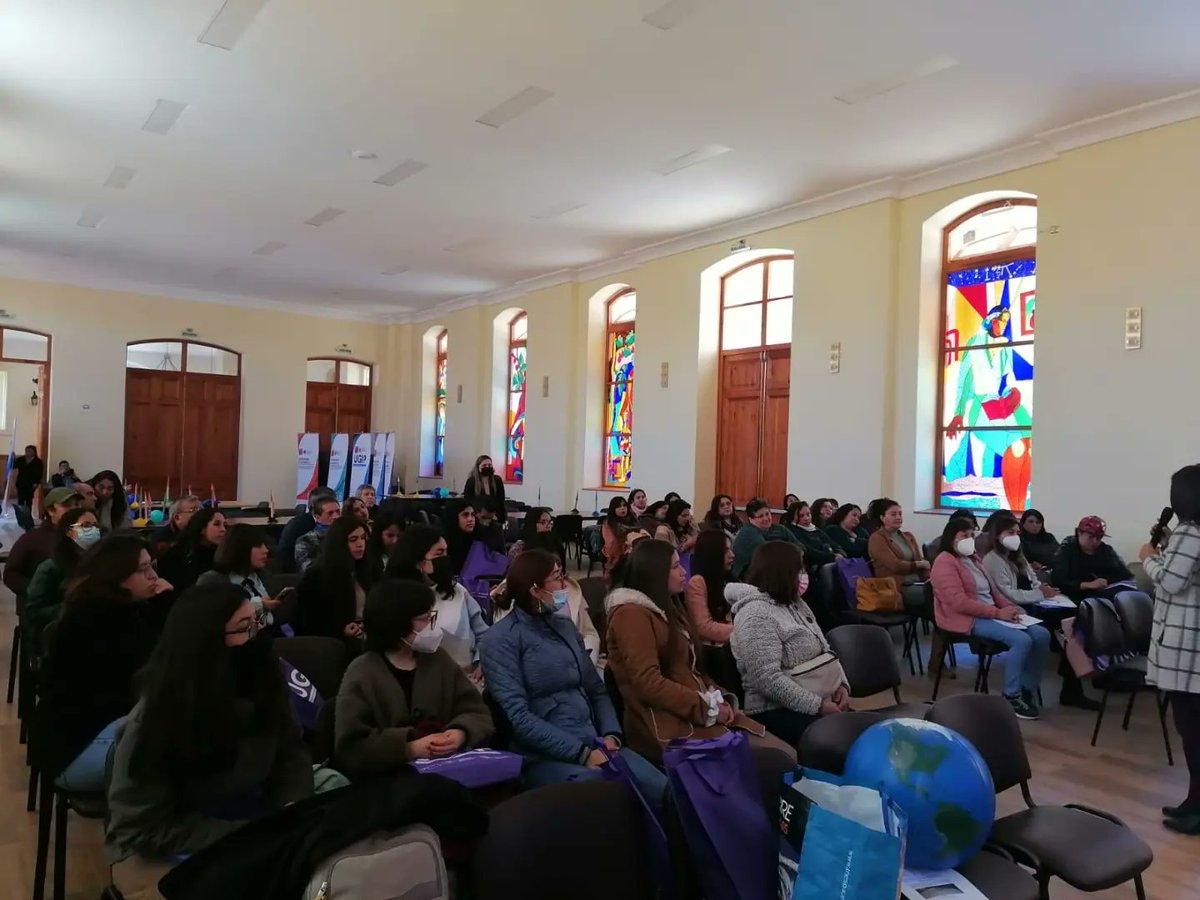 estrellaalphard's tweet photo. Realizamos los talleres "Día y Noche, nuestro planeta rotando" 🌎 "Sistema Solar, una escala real" ☀️🪐 y "Taller de Cohetes" 🚀 para profesoras y profesores de la Región de Coquimbo 👩🏻‍🏫🧑🏻‍🏫 con el equipo @ComAstronomica ⭐🔭
en la Semana de las Pedagogías de la @userena
#Educación https://t.co/2mzfd6TlSs