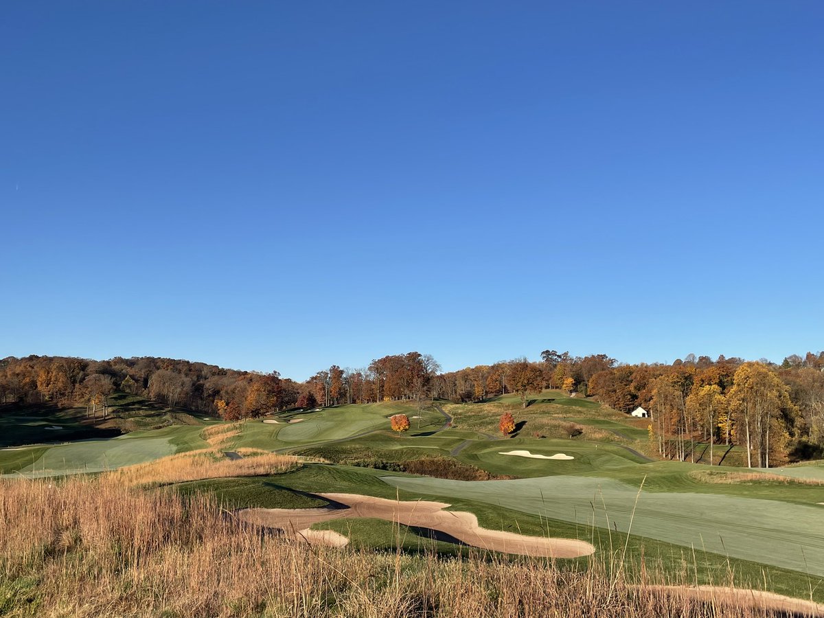 alangfitz's tweet photo. The #Goatcup @ledgerockgc usually means winter is coming fast so it doesn’t feel right with 65F and sunny skies…. #whereisthesnow #greenkeeping #golf #fallgolf #greenkeepers #golfcoursesuperintendent #goats https://t.co/kSkhqRIUD7