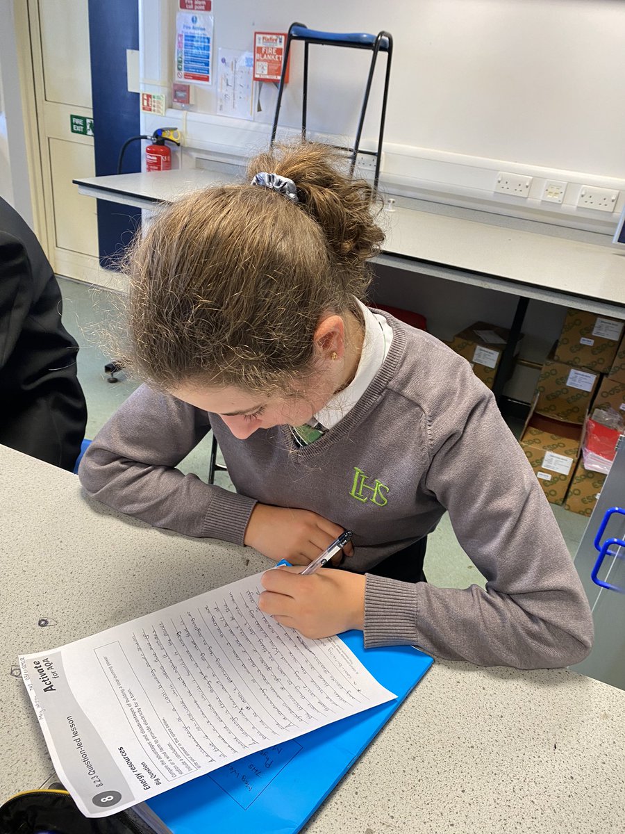 Bown1Mrs's tweet photo. 7HS have been busy improving literacy skills in science today and have worked incredibly hard period 6. I am really looking forward to marking these and then we can do our FAR and re draft. So impressed with this form group @LuttHigh #literacy #literacyinscience https://t.co/O8zVR2prLY