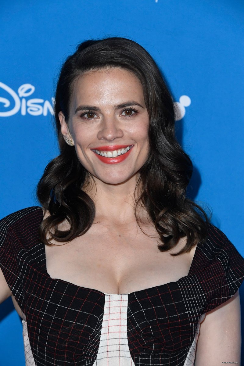 HayleyAtwellXxX's tweet photo. So Hot as fuck! ♥️
#HayleyAtwell #PeggyCarter #MCU #MarvelStudios #beauty https://t.co/EK8rwCCNNb