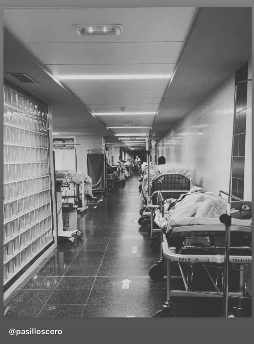 juatorsan's tweet photo. Porque es muy bonito y vendible hablar de humanización y tener empatía, pero cuando esta es la realidad diaria, la Medicina se convierte en un acto de supervivencia, un campo minado que al final explota en nuestro cuerpo-mente https://t.co/357n6eC0YF