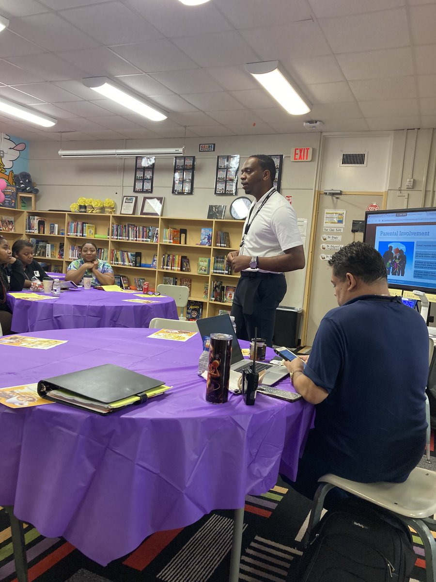 MsAnnTillis1's tweet photo. This morning @#IsaacsES_HISD 
#HISD_WRAPAROUND    #FACE, “ Coffee with the Principal” Mrs. Jean,          Mr. Patrick Williams our FACE Specialist; presented HISD 101 Resources to our great parents.  Helpful information 🚀👍 https://t.co/LlmKwbO7oy
