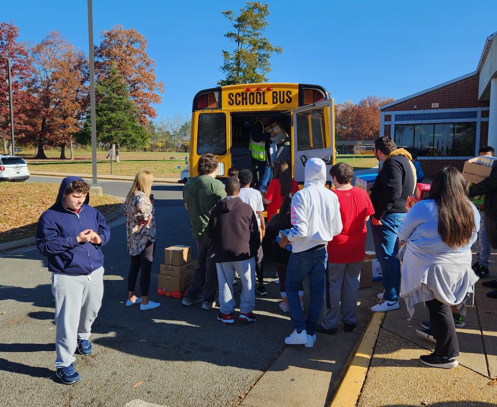 DeputyCLMeyer's tweet photo. Stuff the bus event at Liberty High School today.  Our students and staff always do a GREAT job in giving. https://t.co/ElLa3lyhq1