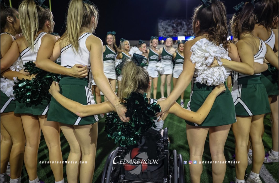 It’s senior night!!! Come support our seniors tonight at Children’s Health!! We start recognizing seniors at 5:45pm, and kick off is at 7pm! Theme is blackout! 🖤🖤 Go Eagles!!! 🦅