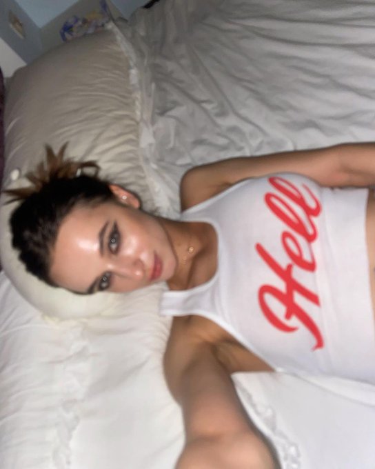 hello 😈 https://t.co/4aM5x8llnb<a href="/tag/weekend"class="tags"><span>#weekend</span></a>