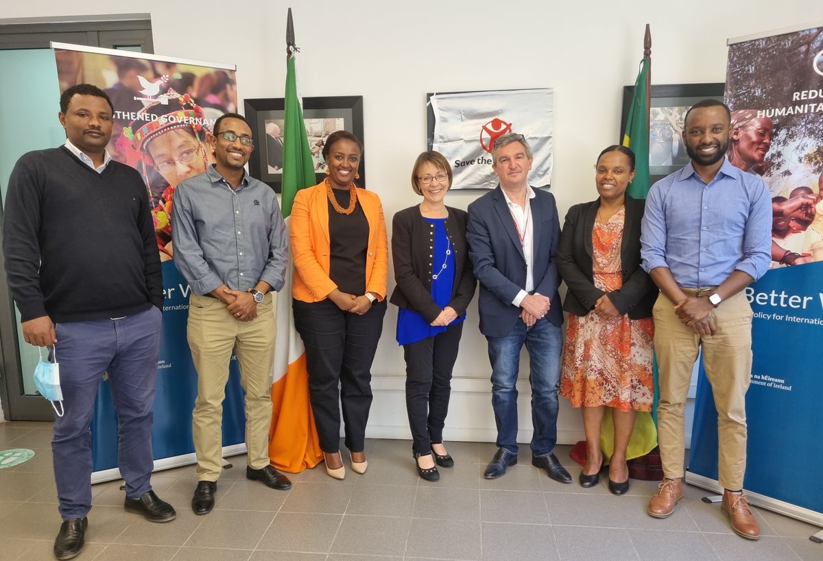 SUN_EthiopiaCSO's tweet photo. #IrishAid @IrlEmbEthiopia reaffirmed its commitment to support the work of @SUN_EthiopiaCSO to end malnutrition in all its forms  in #Ethiopia by 2030 by signing a three-year grant agreement till 2025.
Thank you Ambassador @NicolaBrennan18 &amp; Xavier Joubert @Save_ChildrenET CD. https://t.co/SEyBcCFL9w