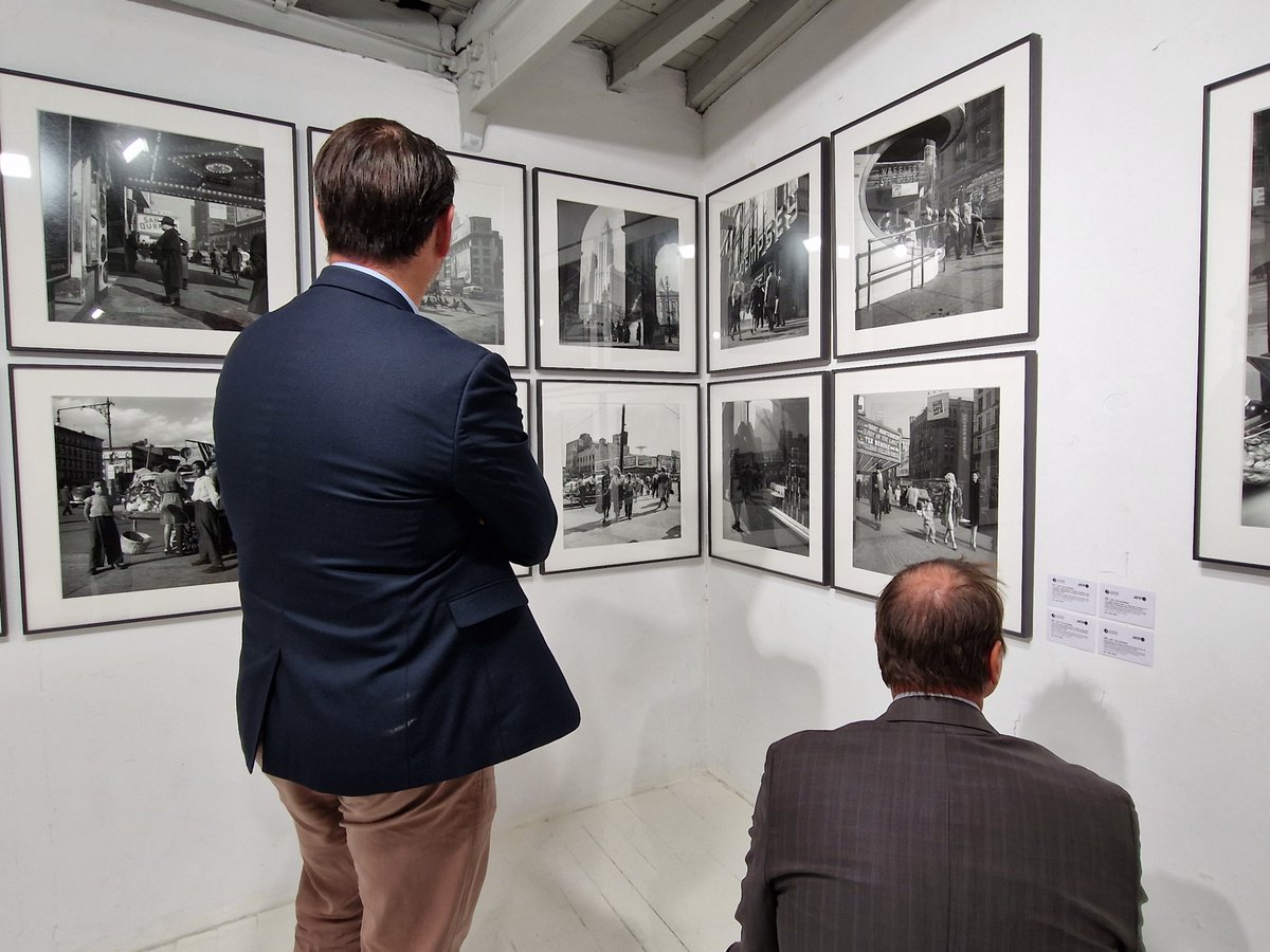 MediaConnect tweet media