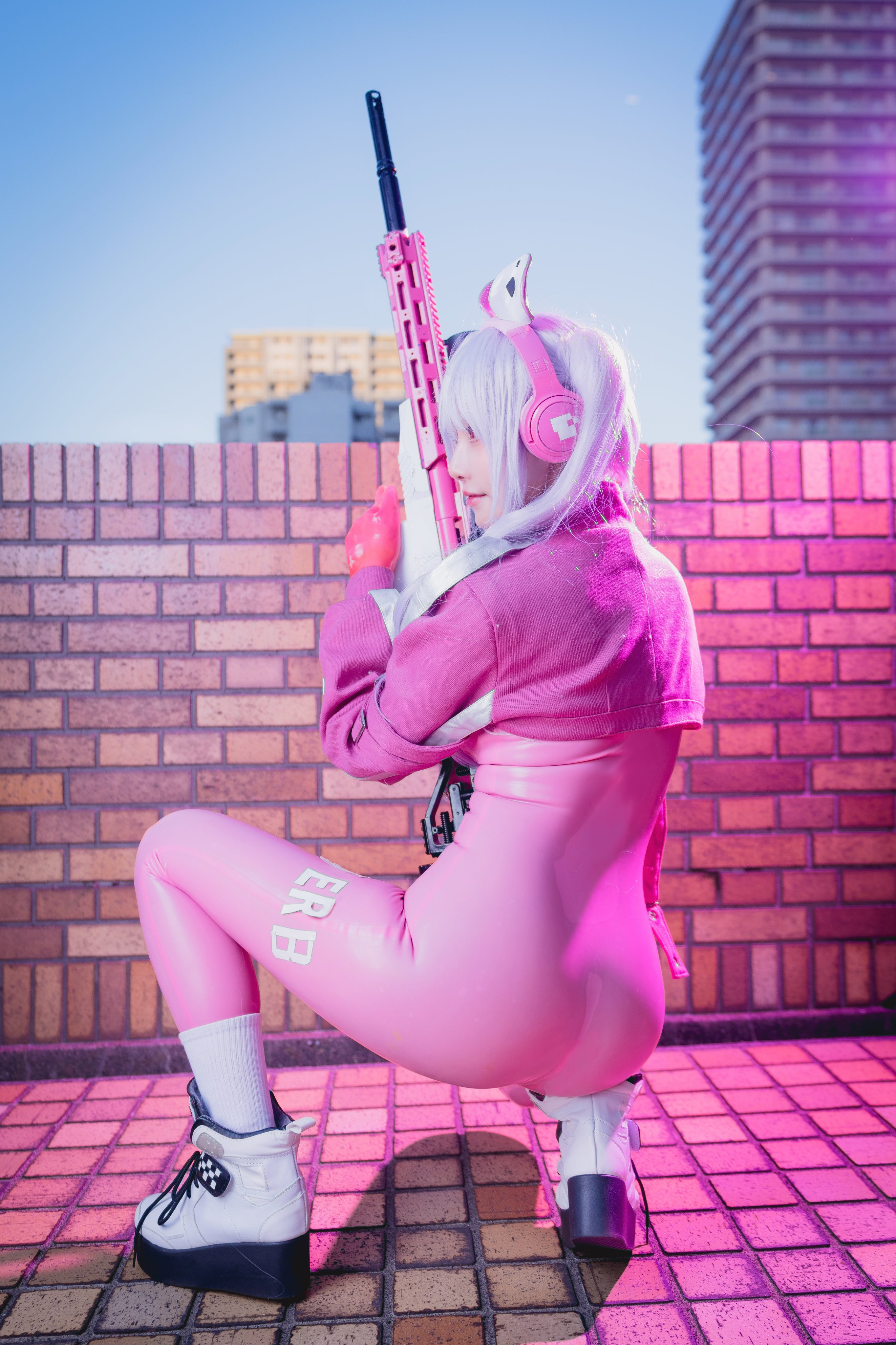 Amazon.co.jp: 勝利の女神 NIKKEグッズ アリス コスプレ道具 銃 武器 髪飾り 銃発射不可 メガニケ イベント ハロウィン  クリスマス イヤホン 耳 コスプレ 小物 cosplay 変身 仮装 変身 仮装 パーティー ハロウィーン クリスマス 公演 祭り 文化祭 学園祭  イベント アニメ 