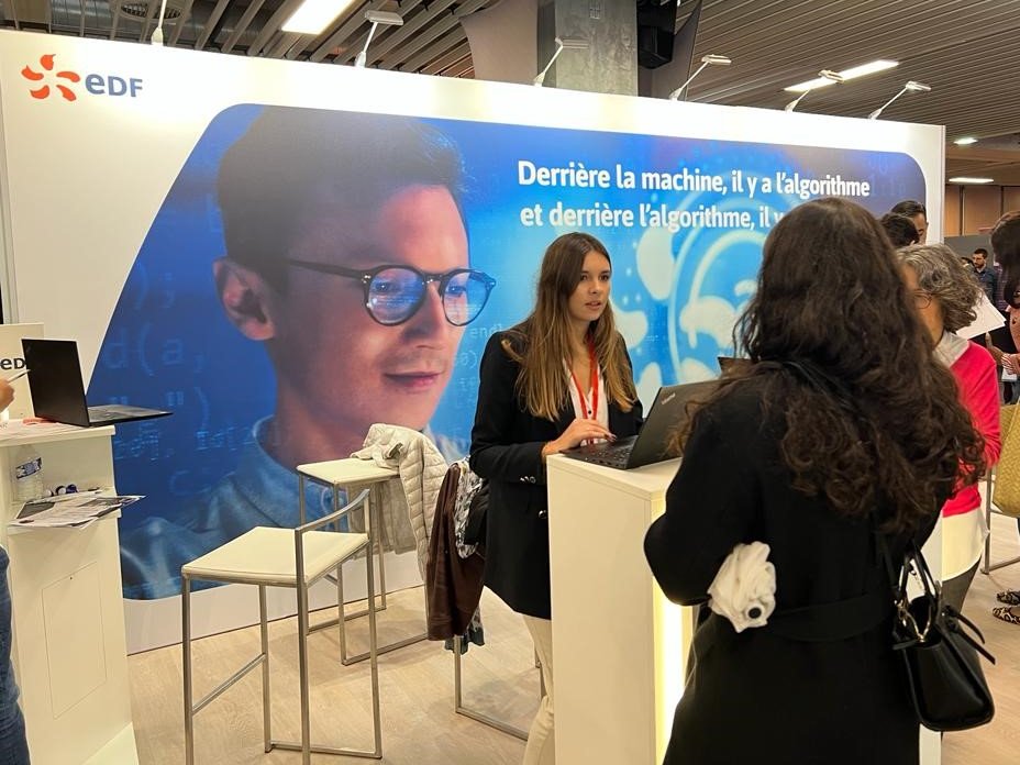 edfrecrute's tweet image. #Recrutement 
💥 J-J #ForumDataDays
EDF recrute lors de la 6ème édition du @ForumDataDays, à l&apos;espace charenton.

#IA, #Data, #Cyber🤖
Nos experts et recruteurs vous attendent jusqu’à 20h👇

#DLDNov