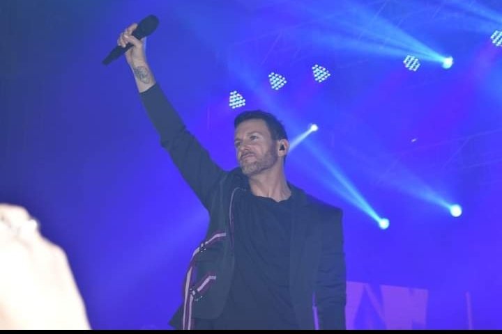 Joanagonzalez_7's tweet photo. Recordando show 🥰 #AxelEnBahia #tbt @AxelOficial @AxelFansBBca https://t.co/wAR0XgmMX0