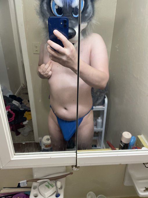 Same shit different day. Oh well here&rsquo;s a pic 😉 https://t.co/Dojjxni5dM<a href="/tag/newprofilepic"class="tags"><span>#newprofilepic</span></a>