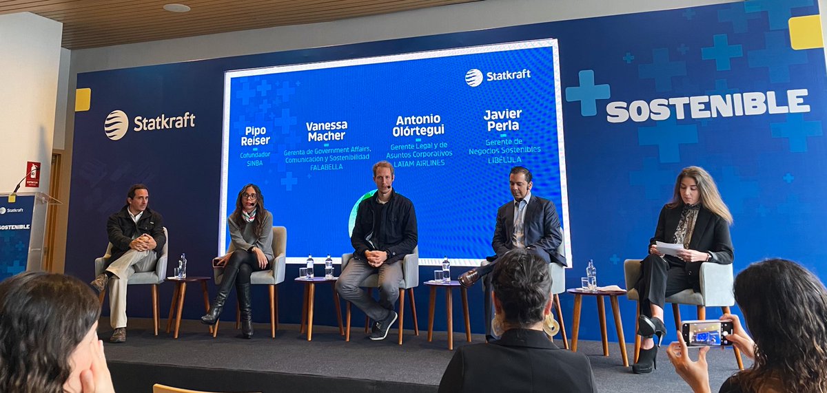 SinYui's tweet photo. Gran panel con la participación de  #AntonioOlortegui @LATAM_PER, #VanessaMacher @Falabella_pe, @PipoReiser #Sinba, #JavierPerla @LibelulaPeru, moderado por @VeronicaArbulu @StatkraftPeru
Empresas +Sostenibles
#MasSostenible https://t.co/e1EEPiSCRU