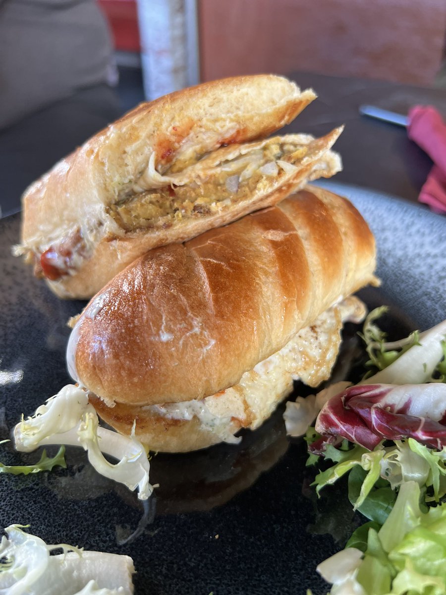 k4shf's tweet photo. @MiljulChai on Yorkshire Street near @OldhamColiseum honestly incredible place to meet this is somewhere to check out in #discoveroldham food exploration @OsmanSayyed @ShaidMushtaq 👍#loveoldham #oldhamhour real #streetfood @jeanhurls https://t.co/V3rwMmpgX1