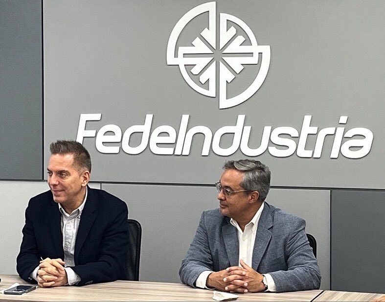 fedeindustria's tweet photo. @orlandocamachof presidente de #Fedeindustria sostuvo encuentro con representantes de la Cámara de Integración Económica Venezolano Colombiana @CAVECOL y la Agencia Colombiana Promotora de Exportaciones, Turismo Internacional e Inversión Extranjera @PROCOLOMBIACO 
⬇️⬇️⬇️ https://t.co/Oeg3lbihUg