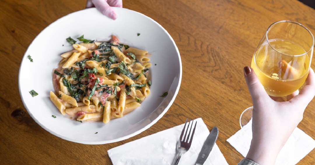 carolinalehouse's tweet image. Thirsty Thursday came with a side of Penne Alfredo... Ciao!

#aleyeah #thirstythursday #winenight #addwine #carolinaalehouse #penne #ciao #pasta #carboload #carbup #pintup #ourhouse #yum #foodie # pennealfredo #neighborhood #favorite #fresh #hot #hearty #foodsportsfun