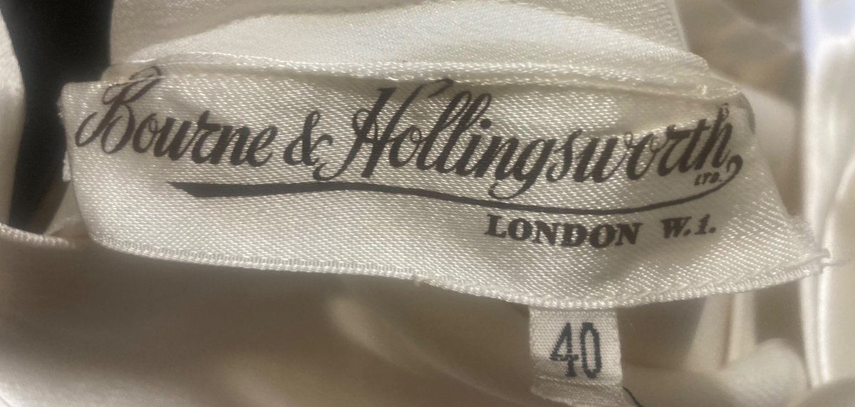 Today we received the most wonderful donation. THANK YOU kind donor and family 💚Along with a wide range of vintage and designer wear, this wonderful dress will be listed <a href="/OxfamOnlineShop/">Oxfam Online Shop</a> #foundinacharityshop #foundinoxfam #vintagefashion #sustainablestyle