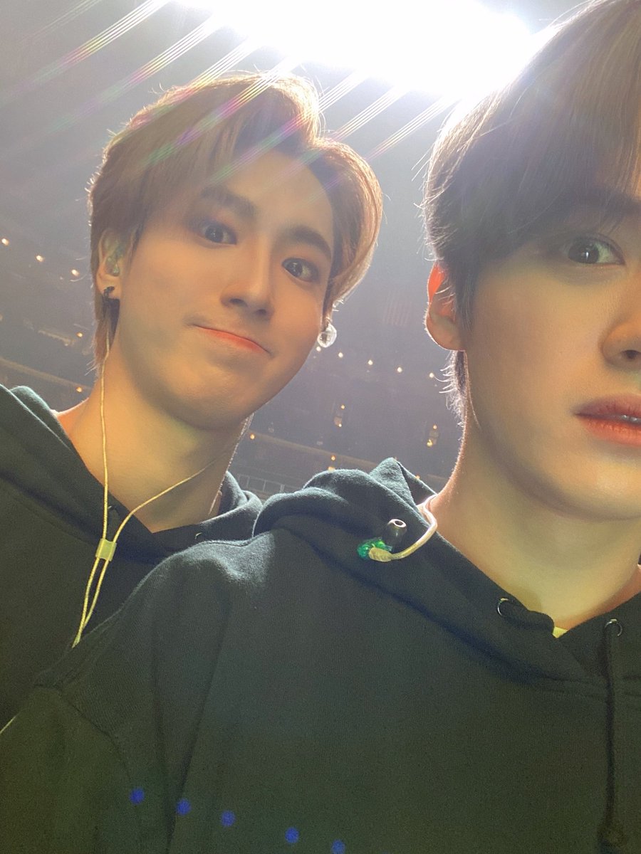 strayhanjisungs's tweet photo. they may be 24 and 22 now, but they were also...

#MAMAVOTE #STRAYKIDS https://t.co/LcfjdeOO8b