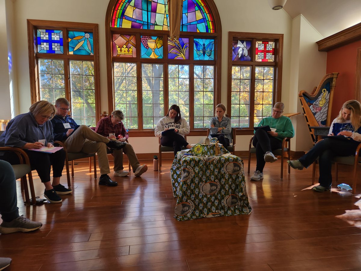 SNDdeNOhio's tweet photo. What are the Hallmarks of a Notre Dame de Namur Learning Community? Learn more on our website: https://t.co/e1BGOeGPLn
#missionintegration #theHallmarksofaNotreDamedeNamurLearningCommunity #StephenTBadin #MountNotreDame #ChaminadeJulienne #TheSummit #makingknownGodsgoodness https://t.co/YIONv5lOGm
