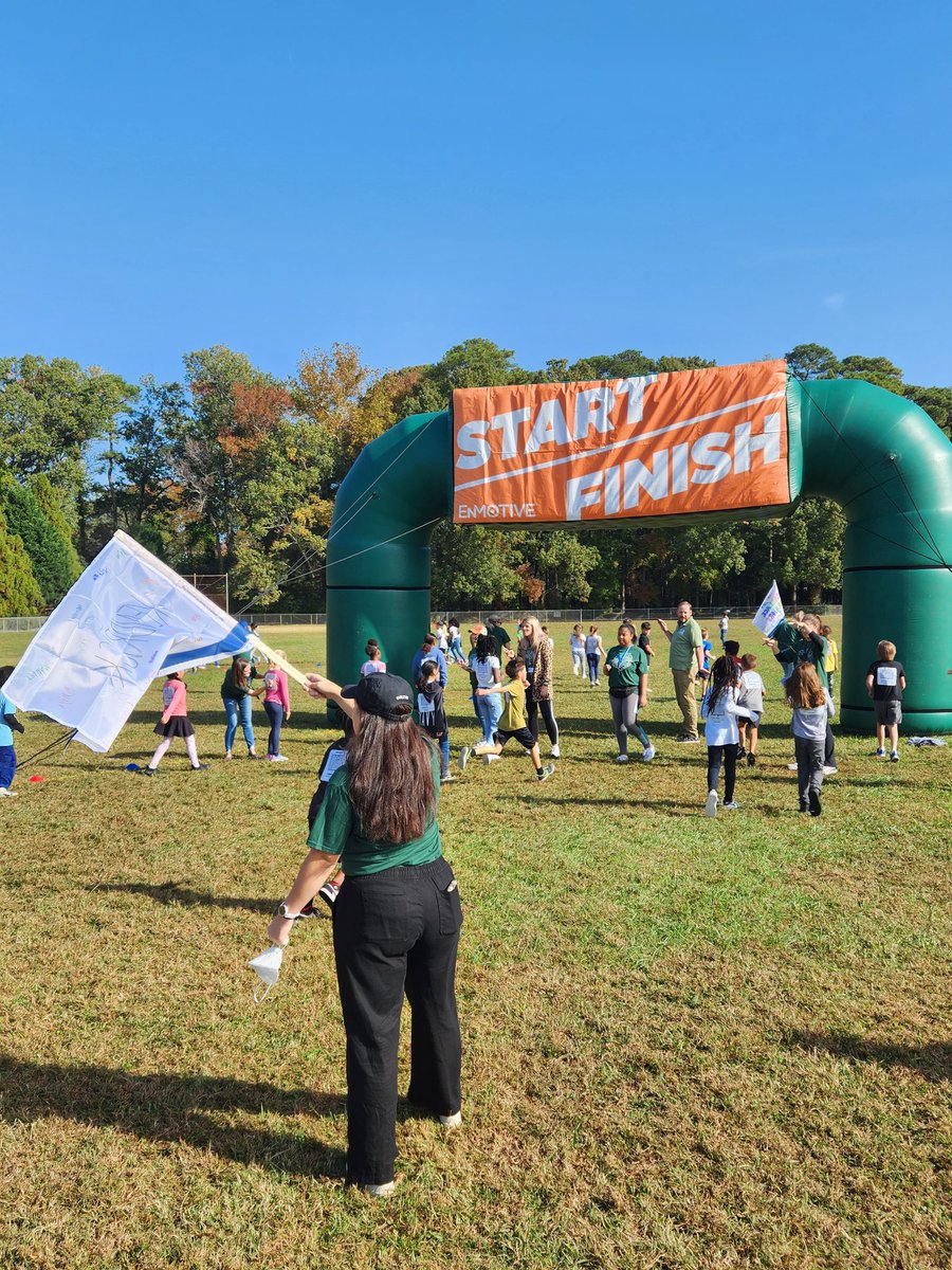 Couldn't have asked for a better day for our #PTAfunrun! Go get it Panthers! <a href="/mskkendrick/">Kaitlyn Kendrick</a> <a href="/KimSpruill/">Kim Spruill</a> <a href="/Tajkirsch/">Tara Kirsch</a> <a href="/AlenaWaskey/">Alena Waskey</a> <a href="/EnMotive_VA/">EnMotiveVA</a> <a href="/pmesvb/">Pembroke Meadows VB</a> <a href="/shindelar_arla/">Arla shindelar</a>