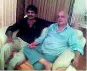 KbJournlist's tweet photo. नमस्कार मित्रों
एक पुराना चित्र फिल्म निर्माता निर्देशक महेश भट्ट और मैं साथ  साथ https://t.co/AnA05GlyIq