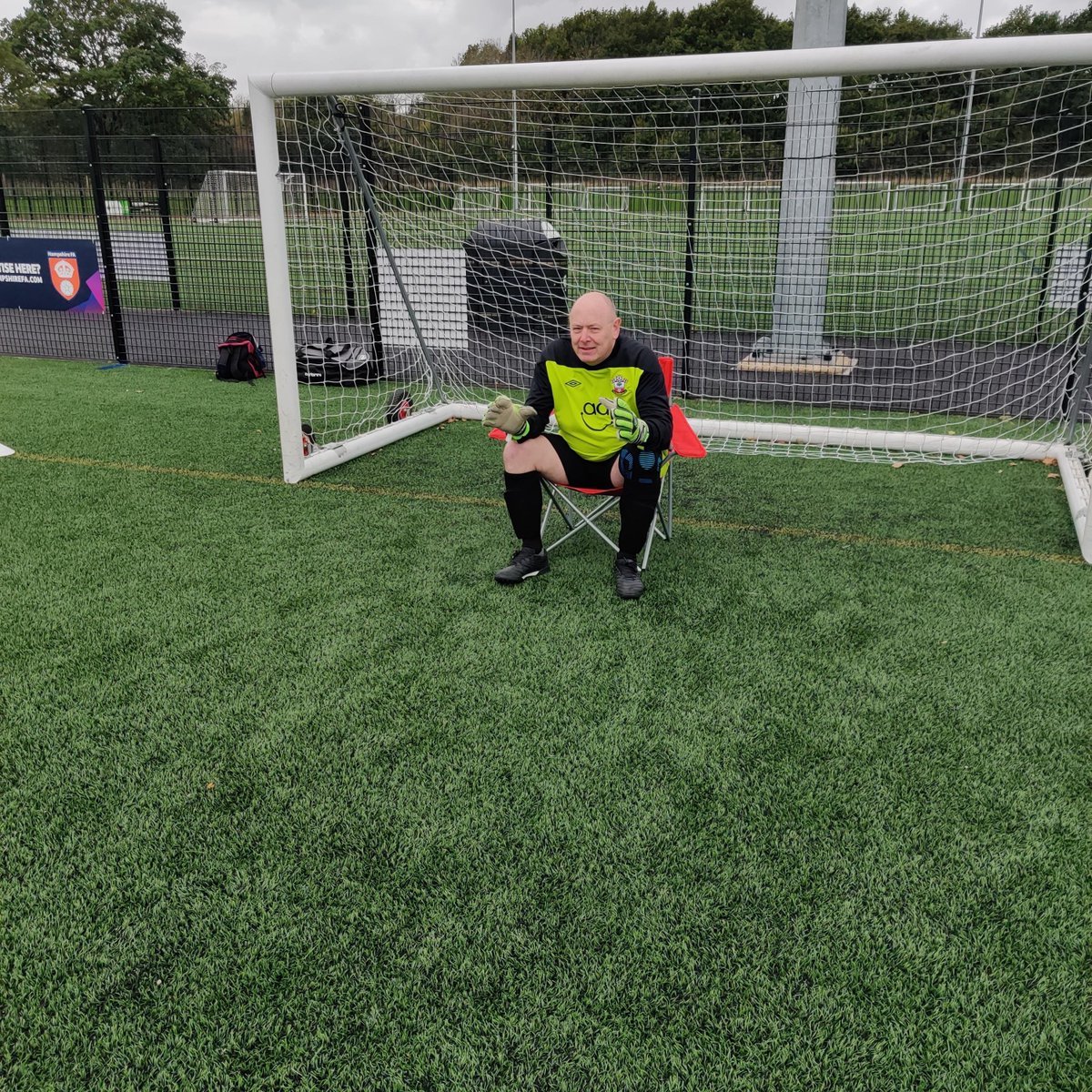 Compton_FC's tweet photo. Not the best of days at the office yesterday for the Walking Football old buggers. Falling short of their own low standards! Blame the new kit @amazingpmuk1
#upthecompton
@salisburywf coming out on top, well done #grittedteeth #nexttime #gunningforyou #hantsfa #walkingfootball https://t.co/ckCvs1wpGm