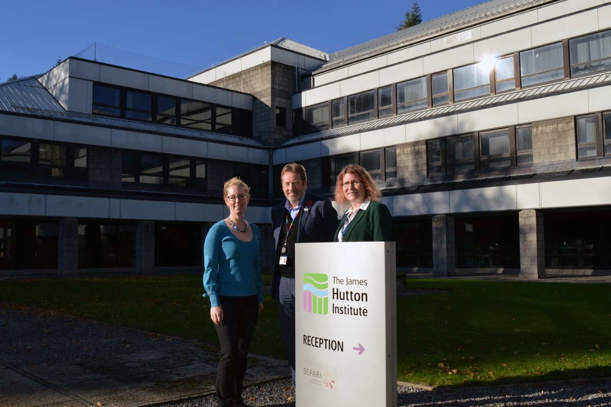 JamesHuttonInst's tweet image. Delighted to welcome @lornaslater Minister for #Green Skills, to the Institute in Aberdeen today. 

We discussed future plans and potential #impacts of our #JustTransition Hub along with other examples of our transformative #science working towards the goal of @ScotGovNetZero