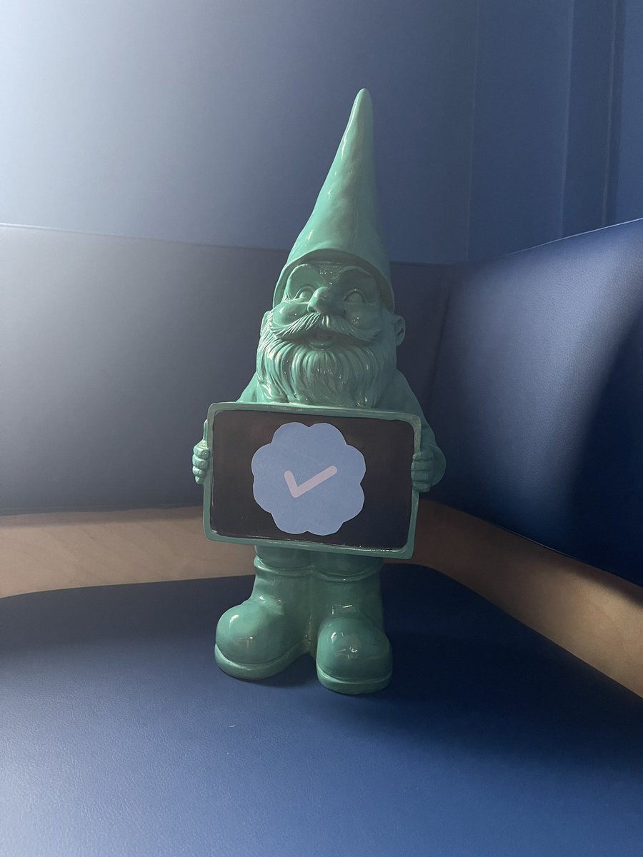 Will you be paying €8 for a Twitter tick? ❤️ if Yes - RT is NO #twitter #Twitterverification