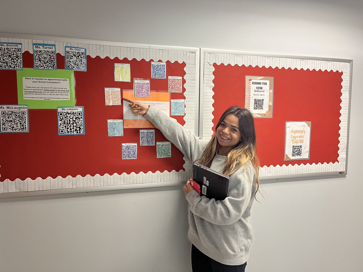 Suzy_Moeller's tweet photo. Accessing Advocacy & Autonomy @ Synergy! Learners can now scan a code and instantly email their counselors, mentors & content specialists to schedule office hours. One more way to utilize W.I.N. (What I Need) Time. #MineolaProud @mineolahs @MineolaGuidance https://t.co/Am3kbed1H2