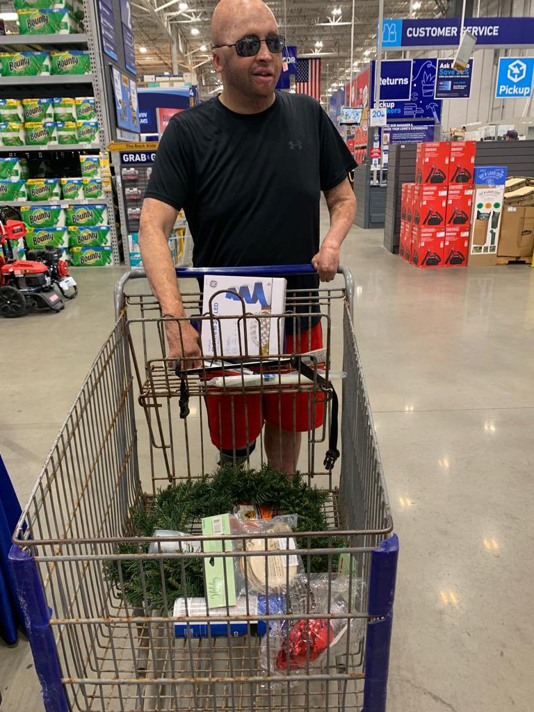 BuildingHomes4H's tweet photo. Our very own Army Sergeant Joel Tavera is at @Lowes getting his supplies from the #BlueWreathProject collection, shoppable at https://t.co/0apldqU5W1, to decorate his front door to show thanks and spread positivity for our veteran community. ๐๐บ๐ธ #BuildThanks https://t.co/YRyk7NwAjO
