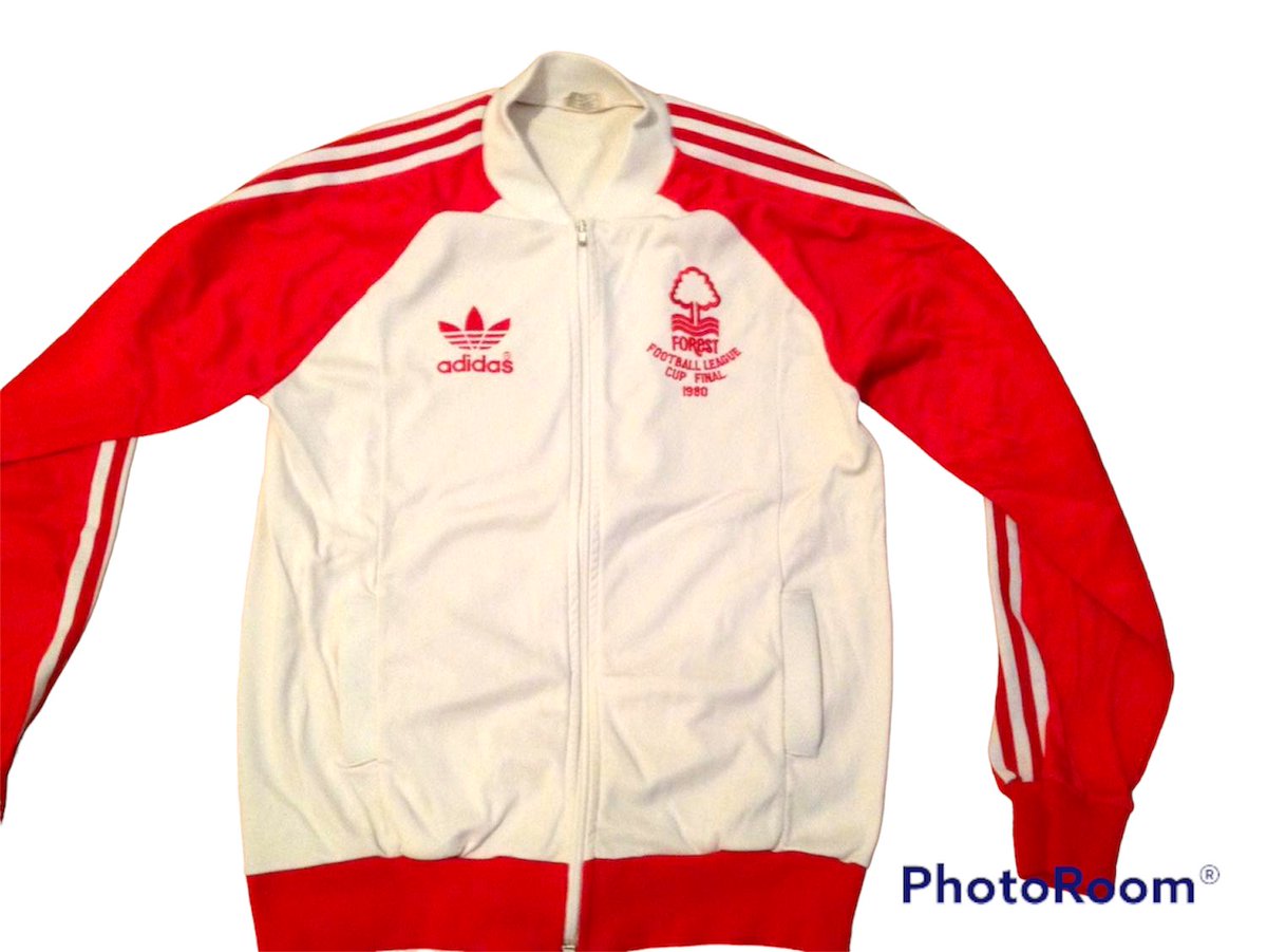 boots_direct's tweet photo. 🚨NOTTINGHAM FOREST🚨
Get a load of this!! Now available to order! DM for full details 👍 #nffc #nottinghamforestfans #nottingham #footballclassics #tracktop #order #reds #nottinghamforest https://t.co/WPw85gHq0V