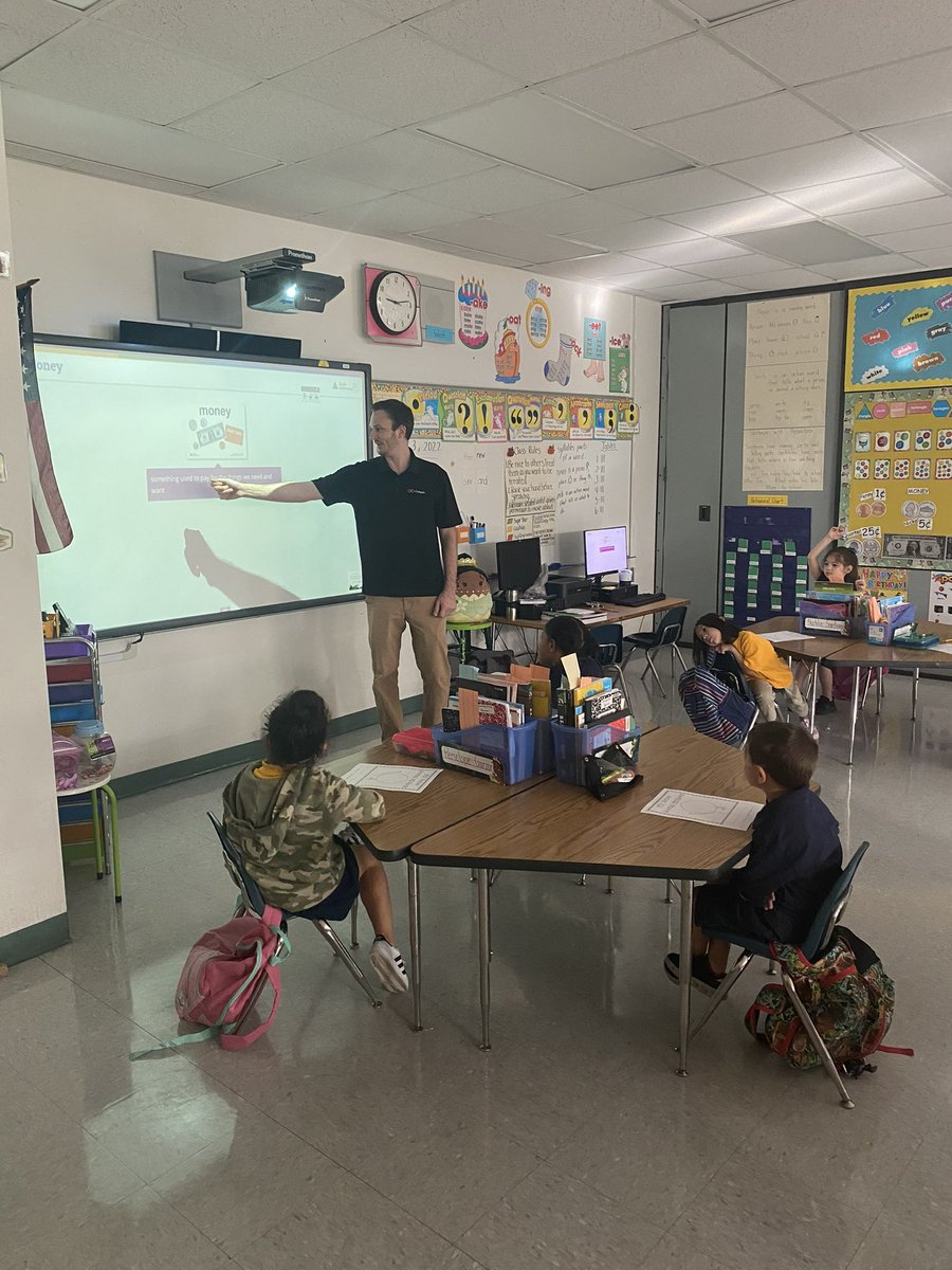 ValleReads's tweet photo. Today, we had the honor of working with the fabulous students of Bob Graham Elementary for their JA Day! Junior Achievement of Greater Miami thanks all the amazing volunteers that took the time to engage in the fun! @BGEC_Bobcats @ja_miami https://t.co/4c0rmLyVRD