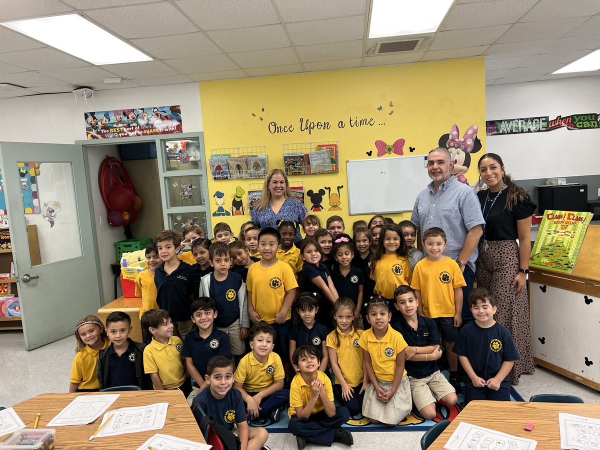 ValleReads's tweet photo. Today, we had the honor of working with the fabulous students of Bob Graham Elementary for their JA Day! Junior Achievement of Greater Miami thanks all the amazing volunteers that took the time to engage in the fun! @BGEC_Bobcats @ja_miami https://t.co/4c0rmLyVRD