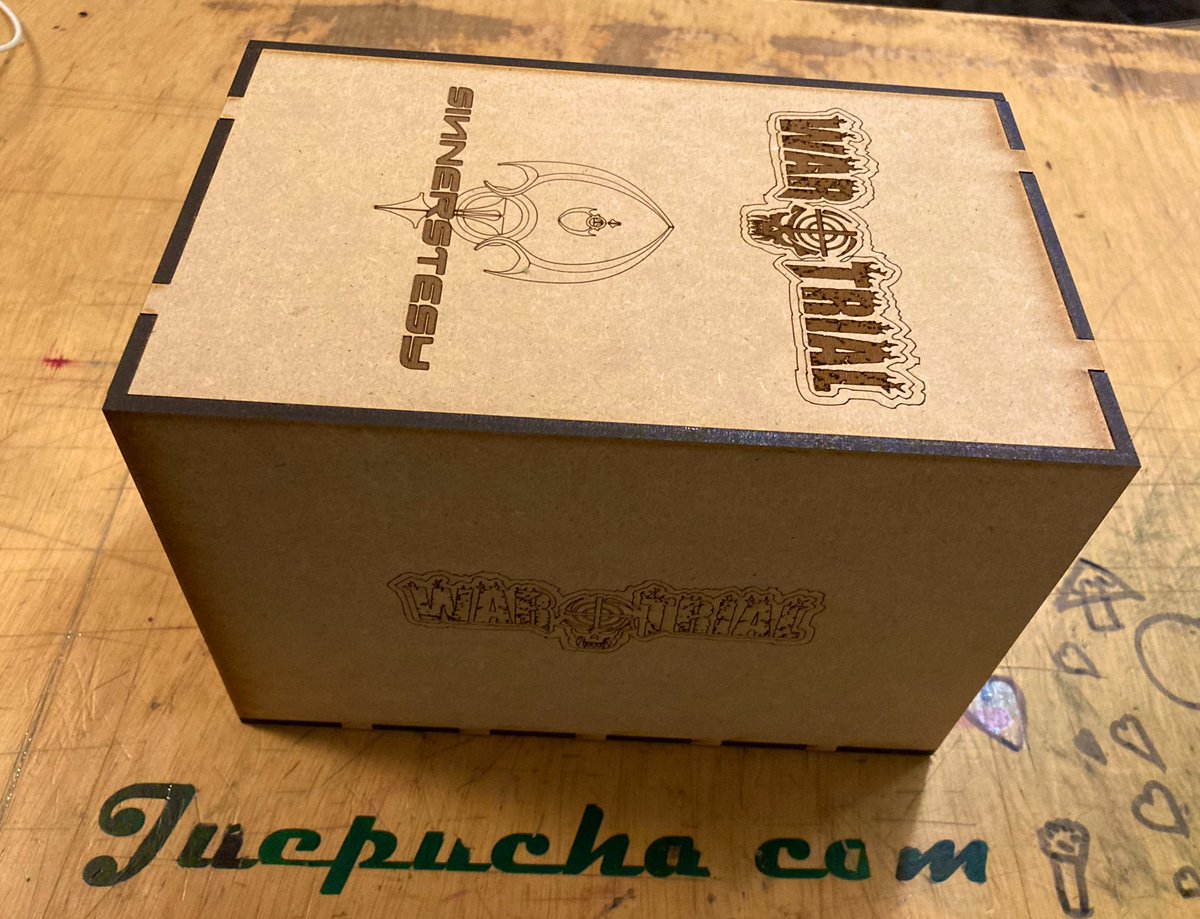 MarioRobertoP's tweet photo. Ma. Cristina nos mandó a hacer otra caja personalizada en @juepucha para guardar su música. ¡Gracias Ma. Cristina! https://t.co/e2XyR8gJRt