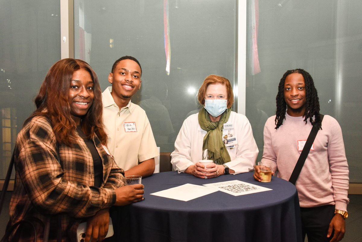 HIP_Emory's tweet photo. Check out a glimpse of our recent Student #Networking Night! We loved seeing students be able to network and build connections with leading professionals in the #healthcare industry! Stay tuned for our future events 😀 https://t.co/97iv1j8Ew2