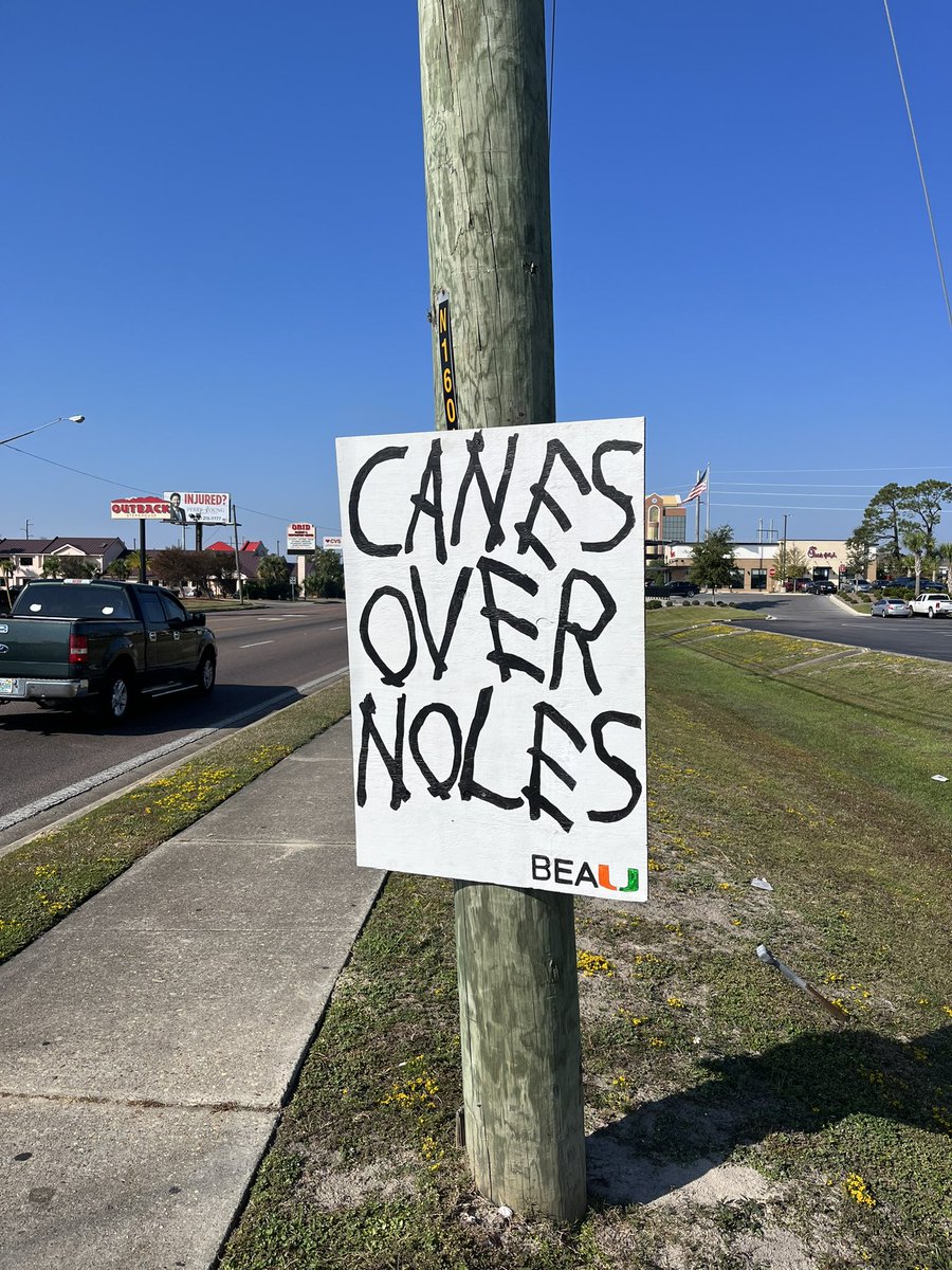 _beaubradbury's tweet photo. 🚫🏹 #GoCanes https://t.co/os47jfLzl5