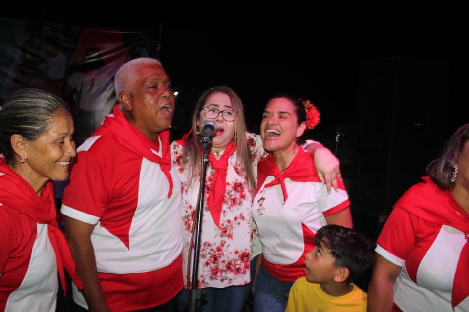 ConcejoMJFR's tweet photo. #03Noviembre | De está manera se vivió El Baile de la Llora en la Parroquia  Combativa Zuata de nuestro bendecido Municipio José Félix Ribas. 
@NicolasMaduro
@Soykarinacarpio
@juancarlospsuv 
@JoelGPsuv 

#MejorSinBloqueo
#TrabajoConjuntoYSeguro https://t.co/FoPTdq9LOH